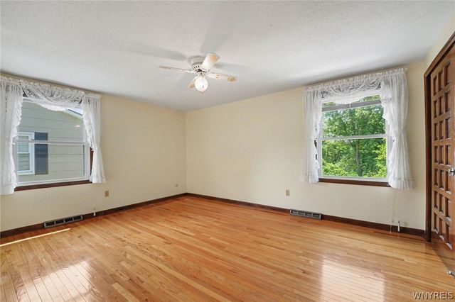 455 Meadow Drive, West Seneca, NY 14224