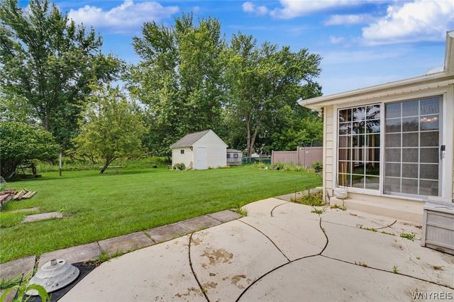 455 Meadow Drive, West Seneca, NY 14224