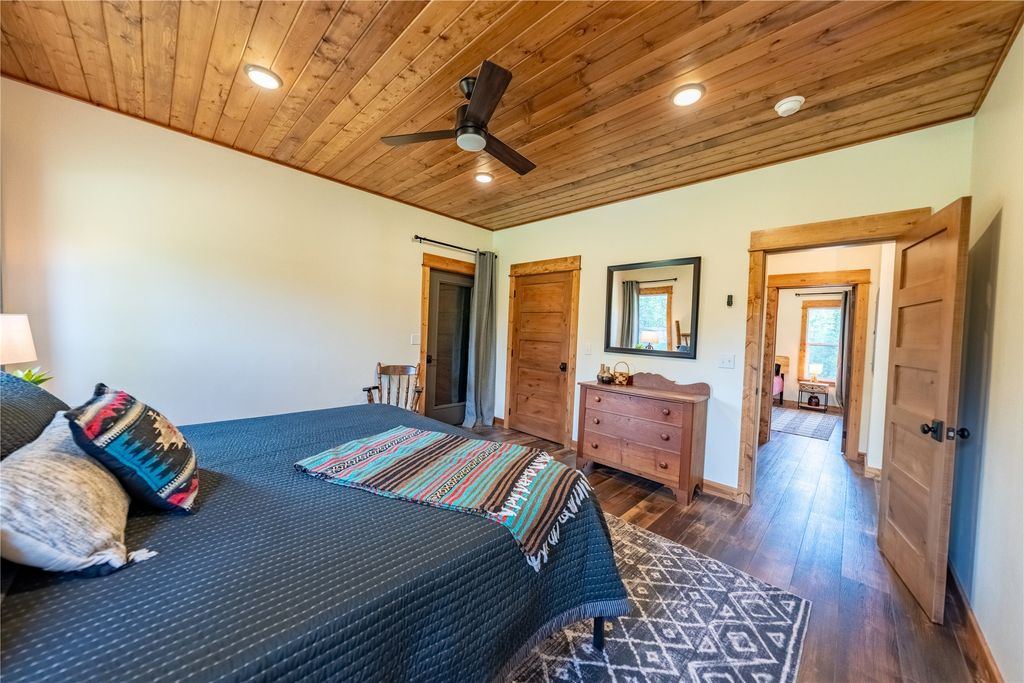 Image 29 of property listing at 331 Cheyenne Court, Troy, MT 59935