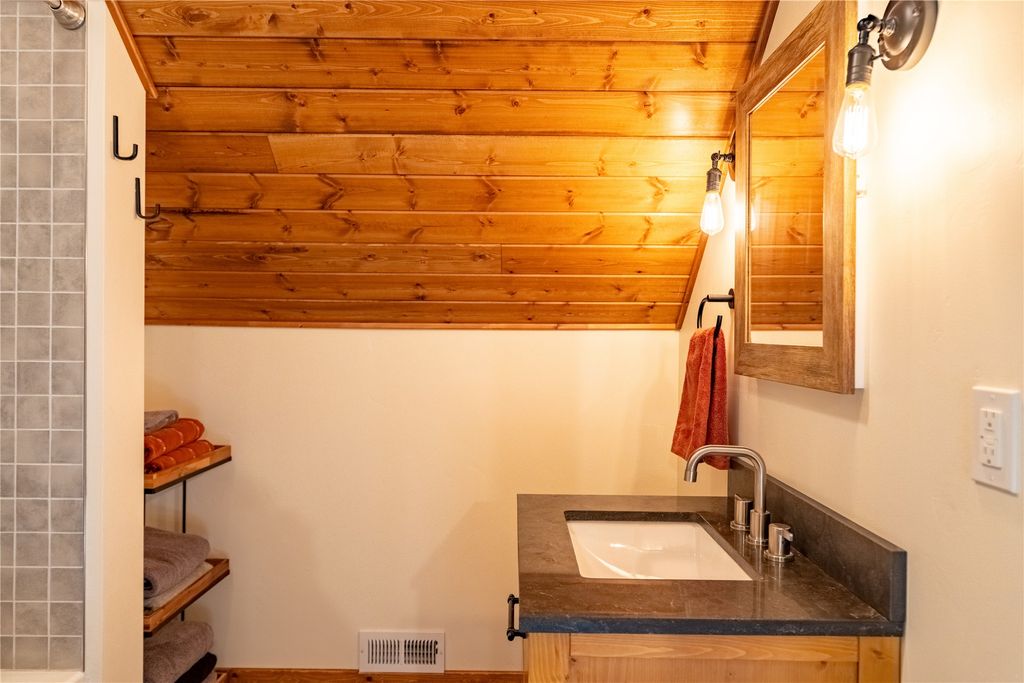 Image 43 of property listing at 331 Cheyenne Court, Troy, MT 59935