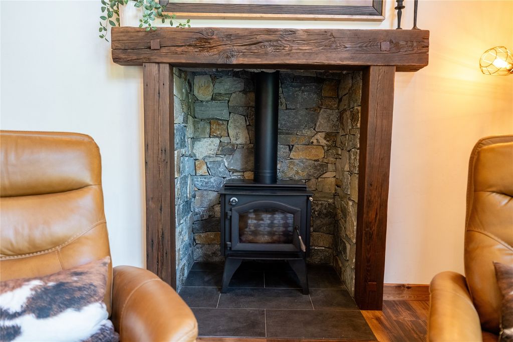 Image 7 of property listing at 331 Cheyenne Court, Troy, MT 59935