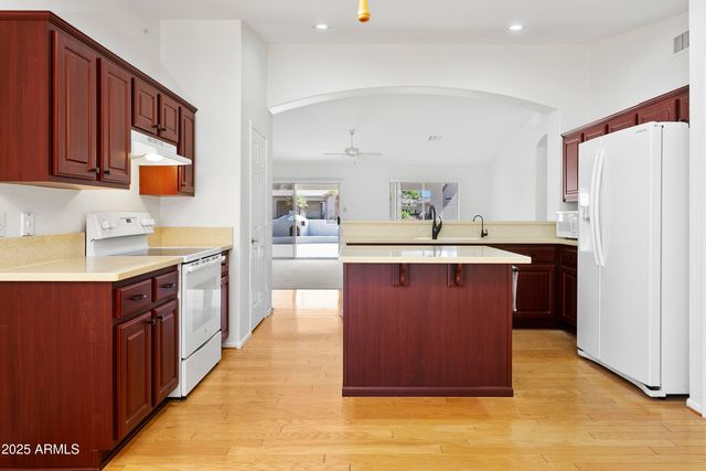 23811 S Berrybrook Drive, Sun Lakes, AZ 85248