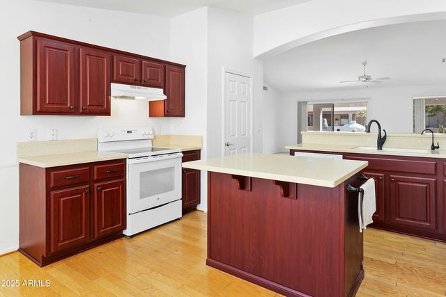 23811 S Berrybrook Drive, Sun Lakes, AZ 85248