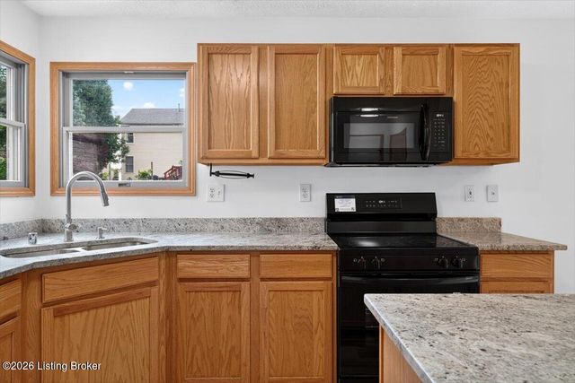 7317 Orchard Lake Blvd, Louisville, KY 40218
