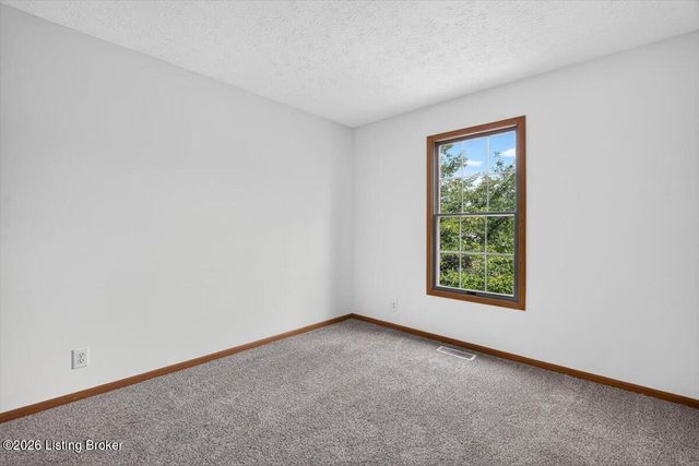 7317 Orchard Lake Blvd, Louisville, KY 40218