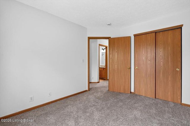 7317 Orchard Lake Blvd, Louisville, KY 40218