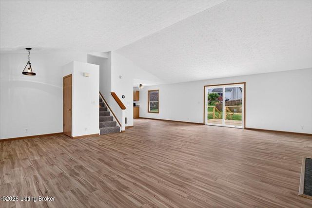 7317 Orchard Lake Blvd, Louisville, KY 40218
