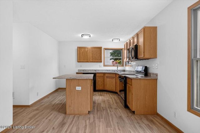 7317 Orchard Lake Blvd, Louisville, KY 40218