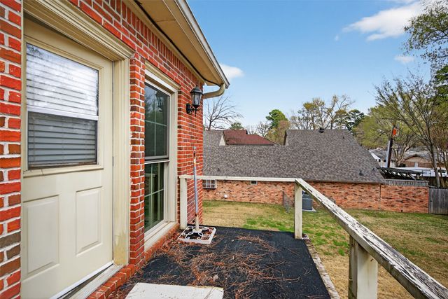 72 Spring Lake Way, Shreveport, LA 71106