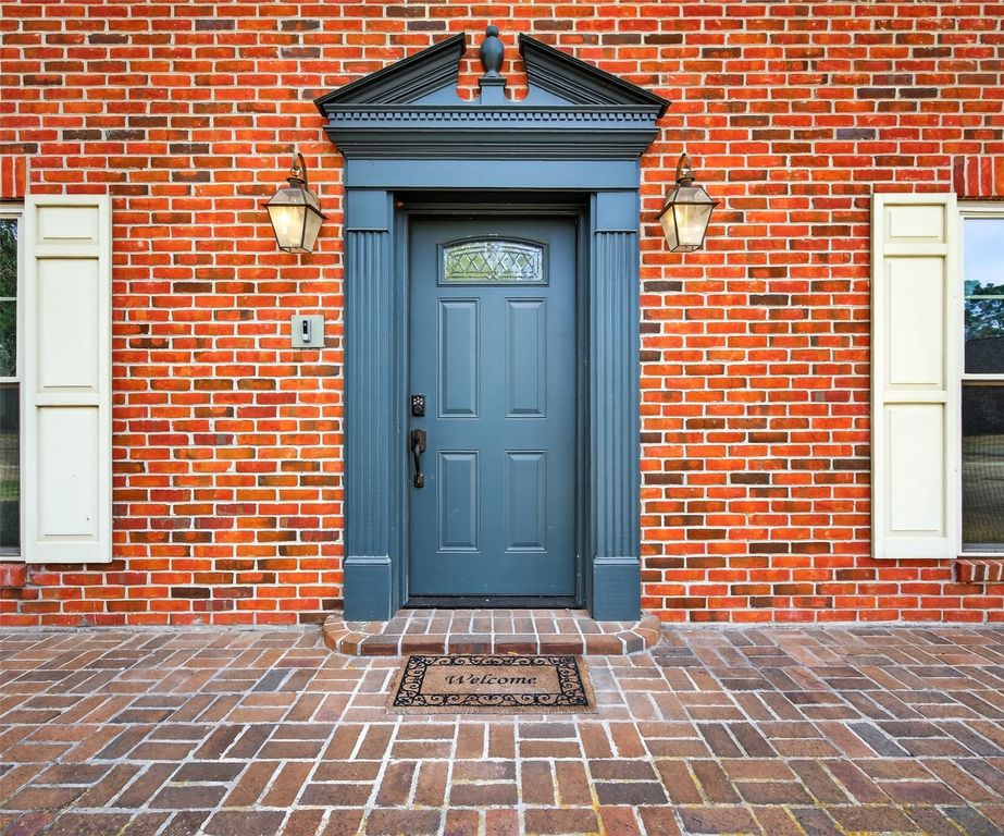 72 Spring Lake Way, Shreveport, LA 71106