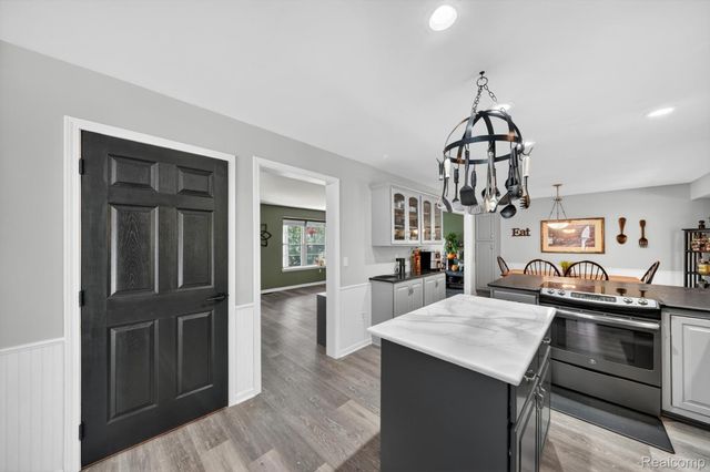 611 THORNEHILL Trail, Oxford Village, MI 48371