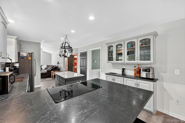 611 THORNEHILL Trail, Oxford Village, MI 48371