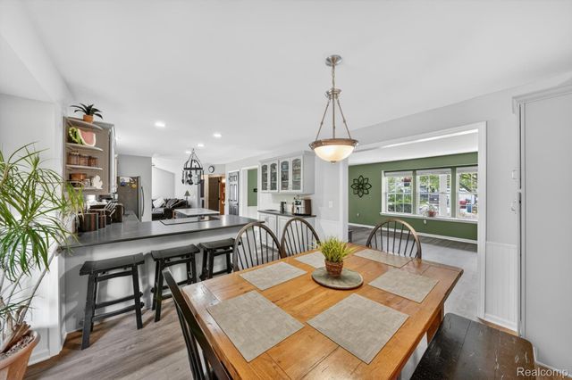 611 THORNEHILL Trail, Oxford Village, MI 48371