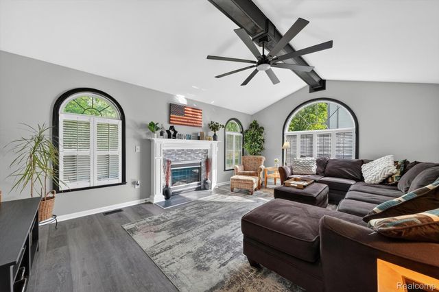 611 THORNEHILL Trail, Oxford Village, MI 48371