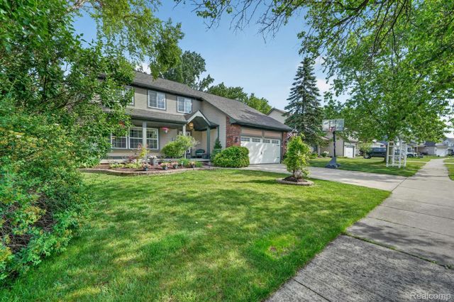 611 THORNEHILL Trail, Oxford Village, MI 48371