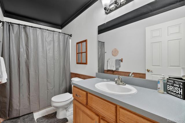611 THORNEHILL Trail, Oxford Village, MI 48371