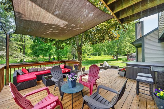 611 THORNEHILL Trail, Oxford Village, MI 48371