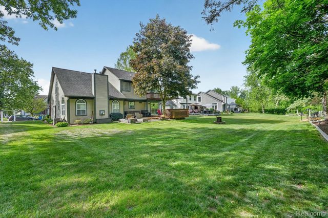 611 THORNEHILL Trail, Oxford Village, MI 48371