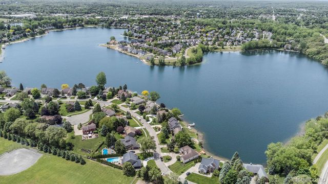 611 THORNEHILL Trail, Oxford Village, MI 48371