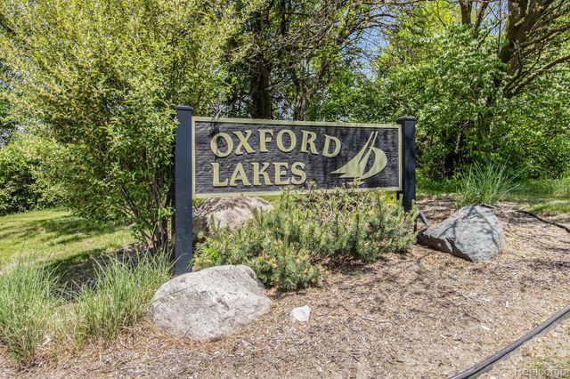 611 THORNEHILL Trail, Oxford Village, MI 48371