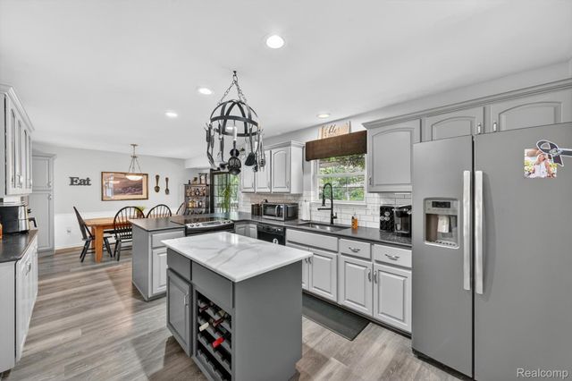 611 THORNEHILL Trail, Oxford Village, MI 48371