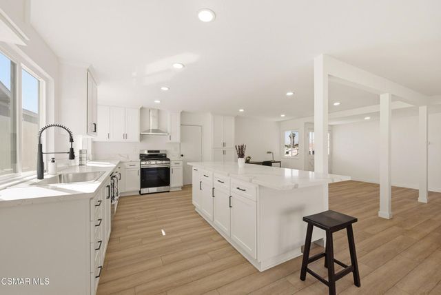 952 Moffatt Circle, Simi Valley, CA 93065