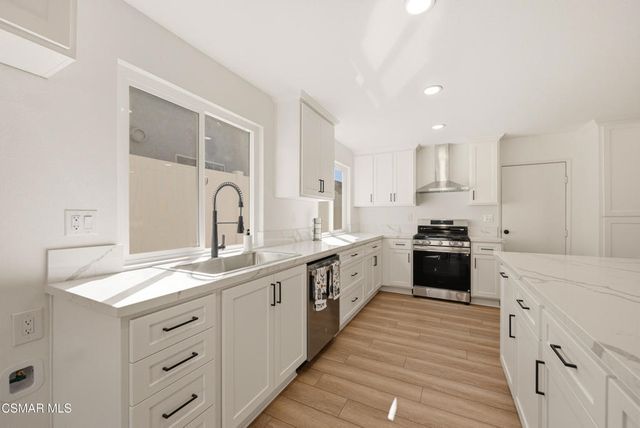 952 Moffatt Circle, Simi Valley, CA 93065