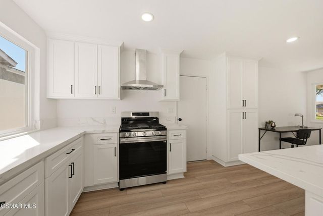 952 Moffatt Circle, Simi Valley, CA 93065