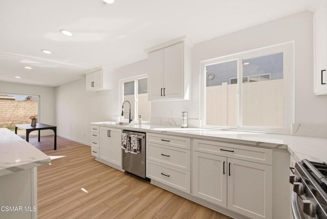 952 Moffatt Circle, Simi Valley, CA 93065