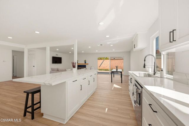 952 Moffatt Circle, Simi Valley, CA 93065