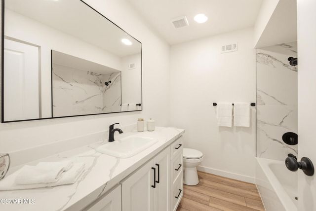 952 Moffatt Circle, Simi Valley, CA 93065