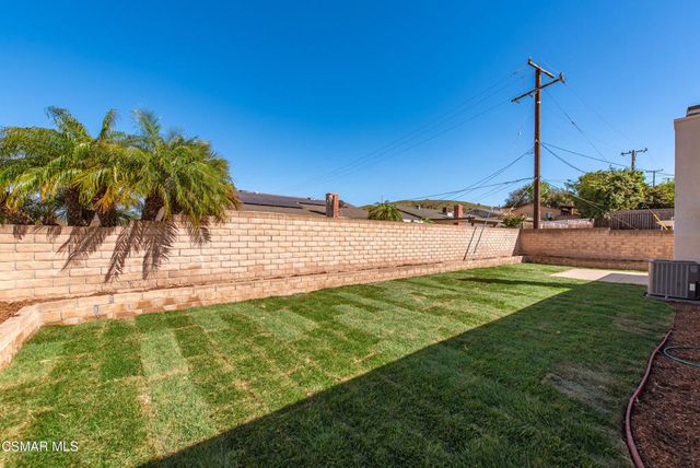 952 Moffatt Circle, Simi Valley, CA 93065