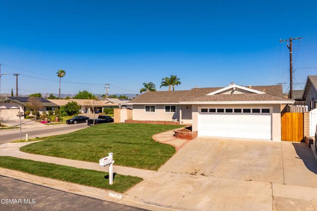 952 Moffatt Circle, Simi Valley, CA 93065