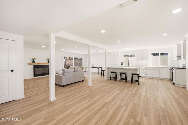 952 Moffatt Circle, Simi Valley, CA 93065