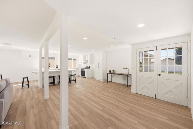 952 Moffatt Circle, Simi Valley, CA 93065