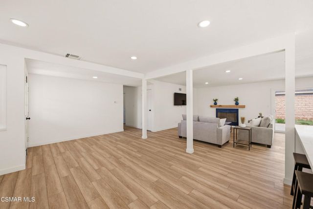 952 Moffatt Circle, Simi Valley, CA 93065