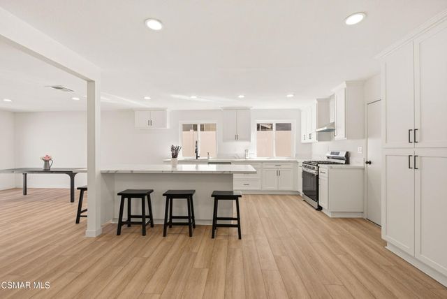 952 Moffatt Circle, Simi Valley, CA 93065