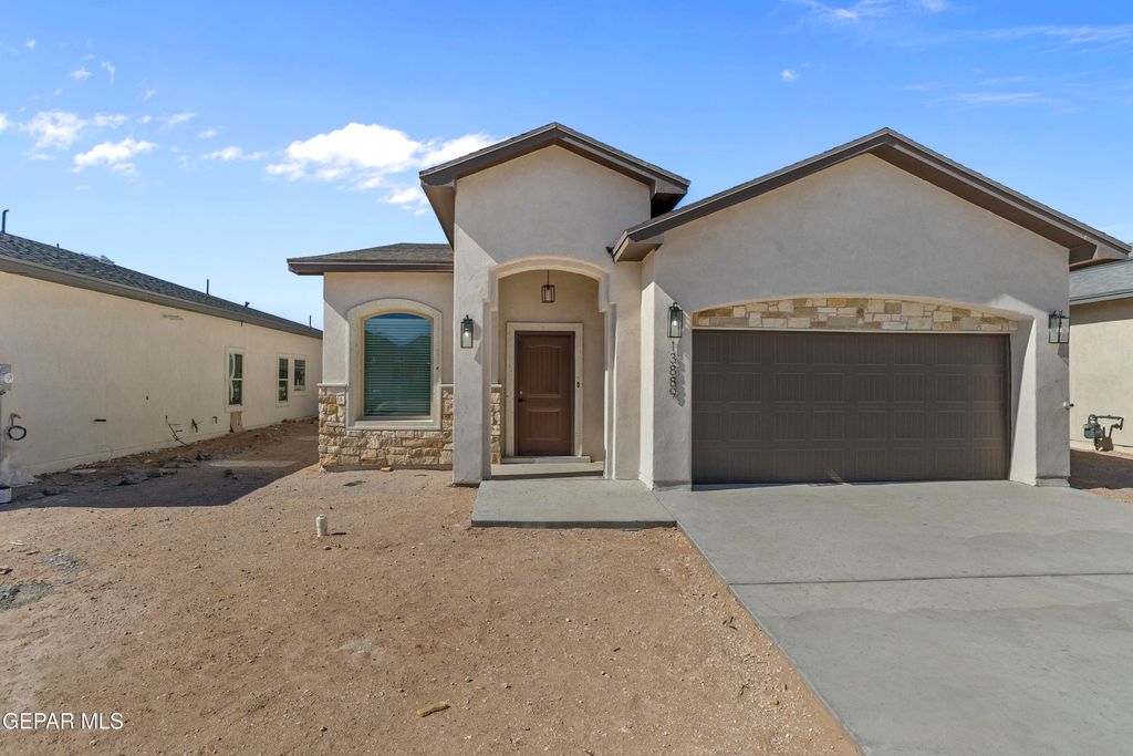 3877 Object Place, El Paso, TX 79938