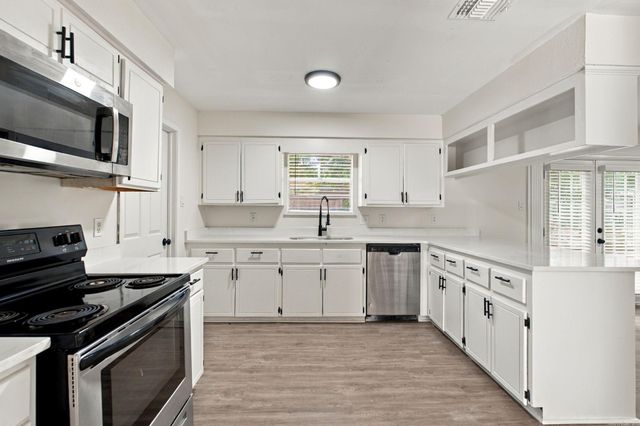 37 Forrest Court, Conway, AR 72034
