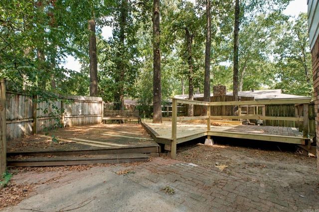 37 Forrest Court, Conway, AR 72034