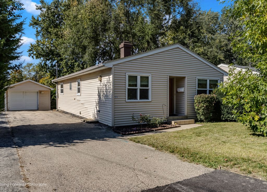 1574 HIGHLAND Avenue, Glendale Heights, IL 60139 — photo 2