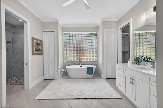 6461 Livingston Woods LN, Naples, FL 34109