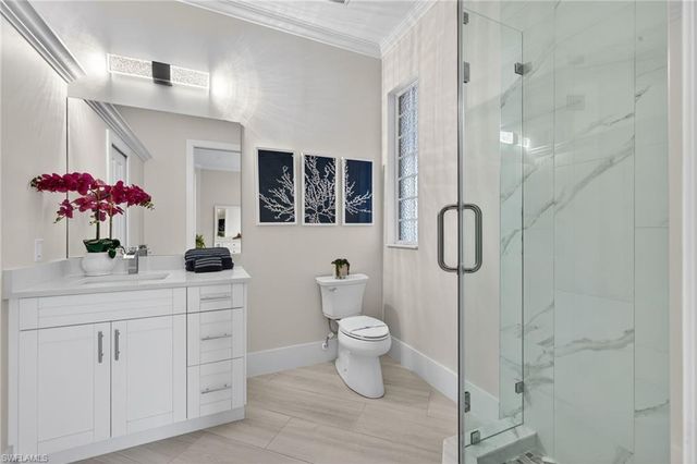 6461 Livingston Woods LN, Naples, FL 34109