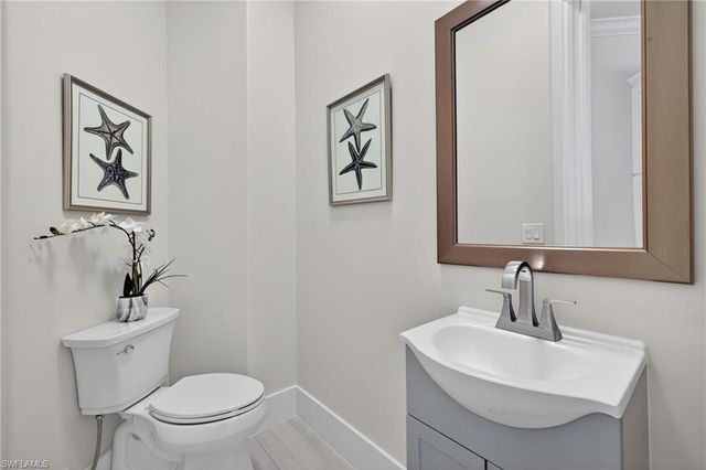 6461 Livingston Woods LN, Naples, FL 34109