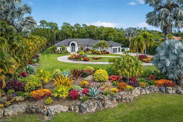 6461 Livingston Woods LN, Naples, FL 34109