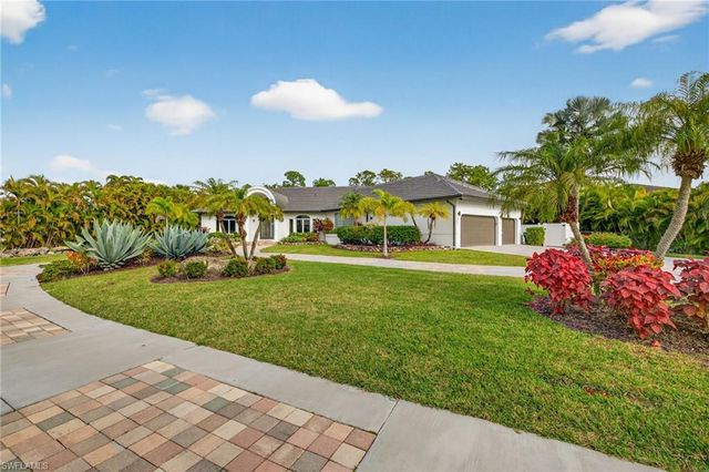 6461 Livingston Woods LN, Naples, FL 34109