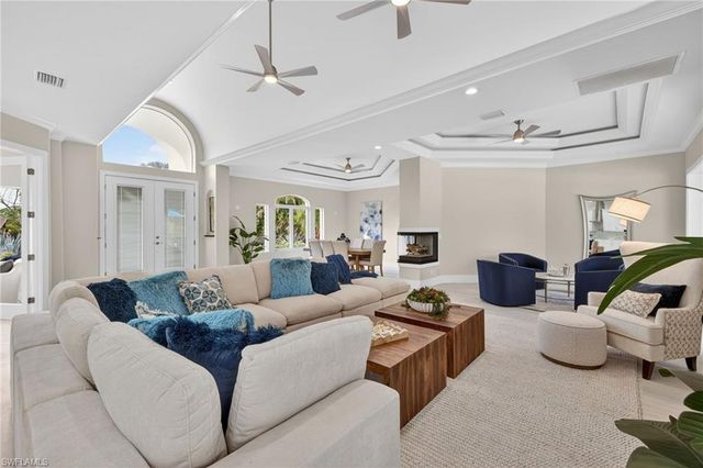 6461 Livingston Woods LN, Naples, FL 34109