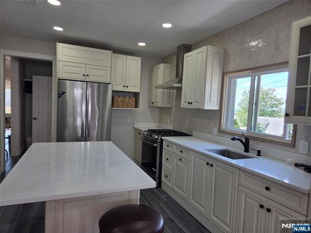 1513 67th Street 2nd Floor, North Bergen, NJ 07047
