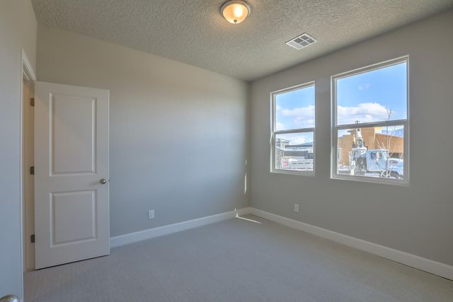 6705 SYDNEY Drive NE, Rio Rancho, NM 87144