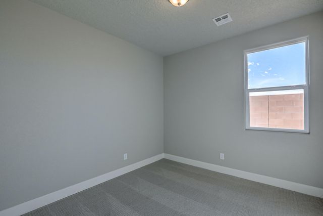 6705 SYDNEY Drive NE, Rio Rancho, NM 87144